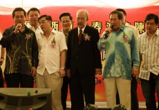 327674_10150312101986806_494457225_o